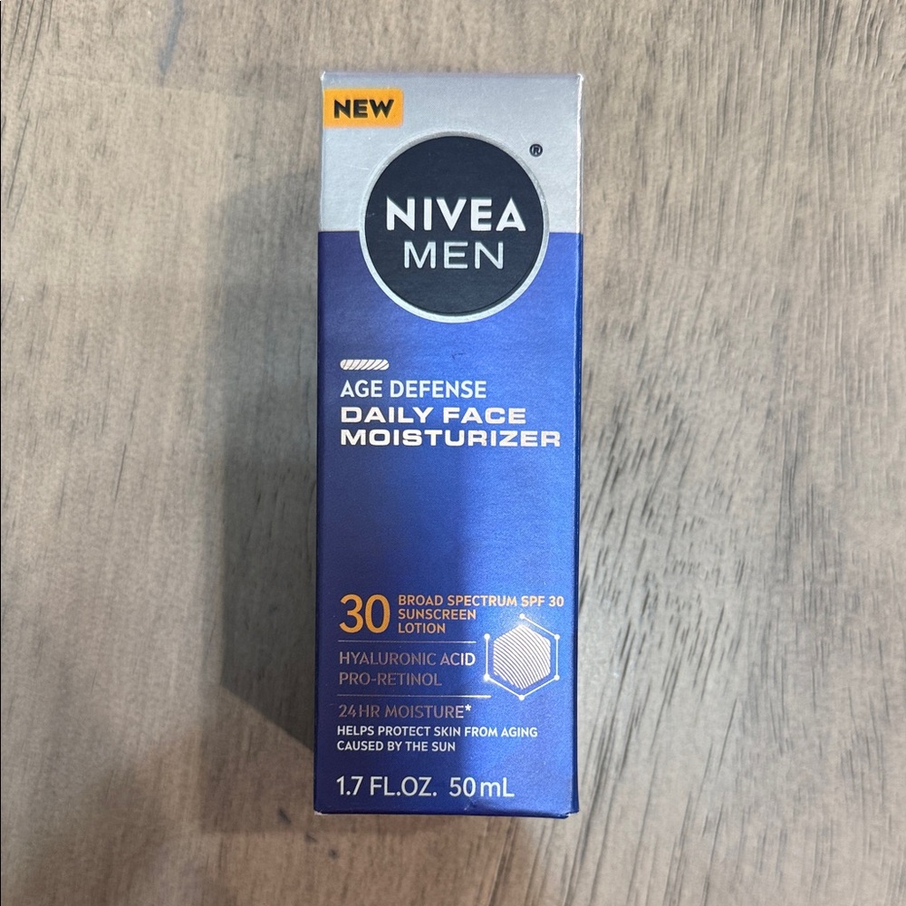 Men Blue and Silver Daily Face Moisturizer
